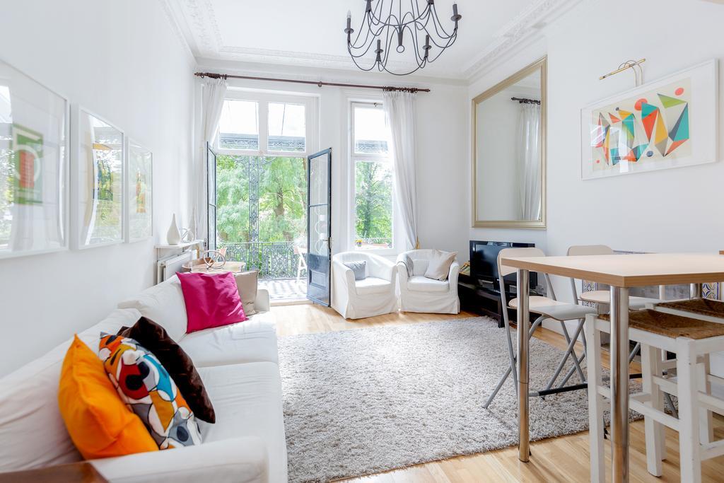 Earls Court Apartments By Basetogo Лондон Экстерьер фото